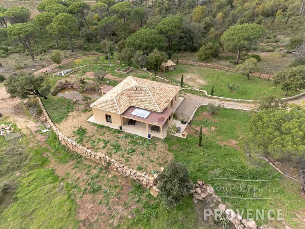 Maison à LA GARDE-FREINET