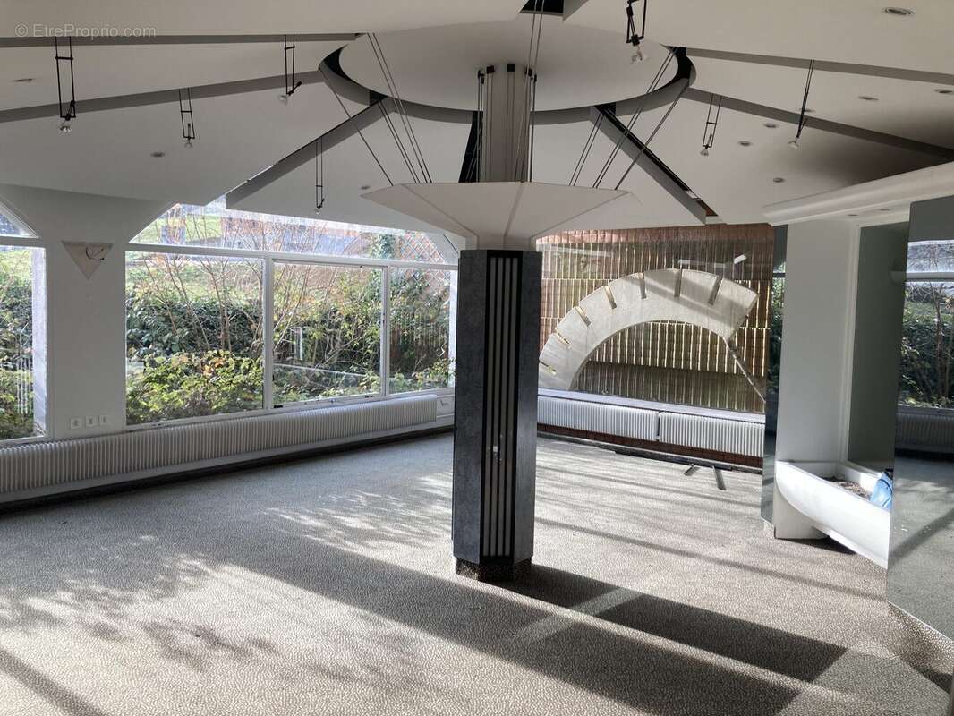 Commerce à BOUILLAND