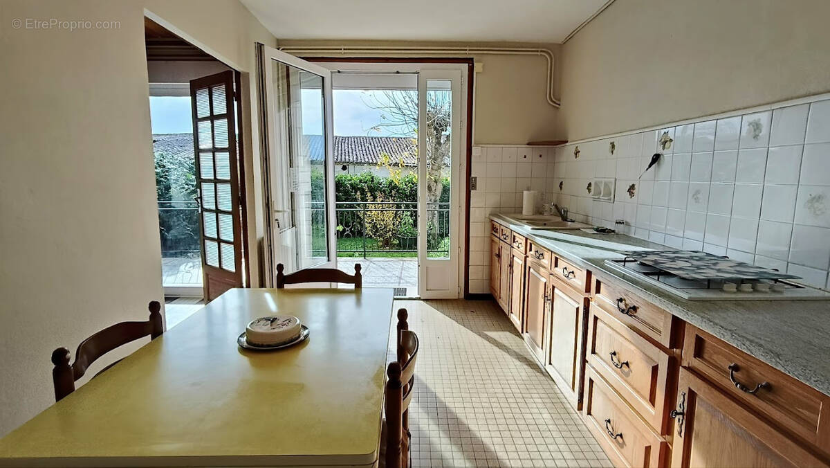 Maison à SAINT-CIERS-SUR-GIRONDE