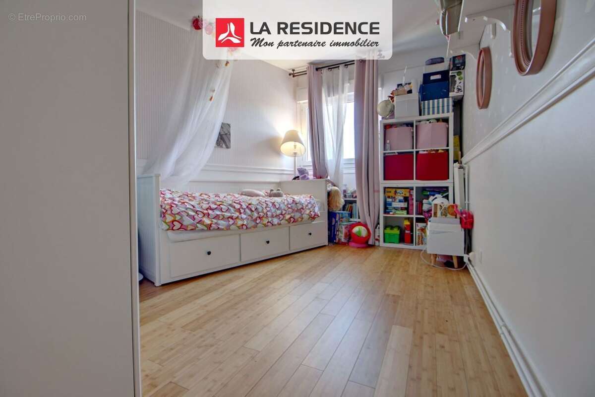 Appartement à FONTENAY-LE-FLEURY