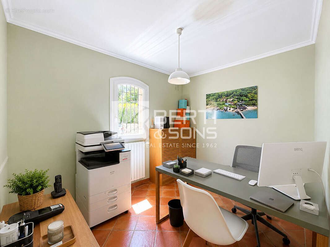 Mougins - villa de charme au coeur d'un domaine prive et securise - photo 12
