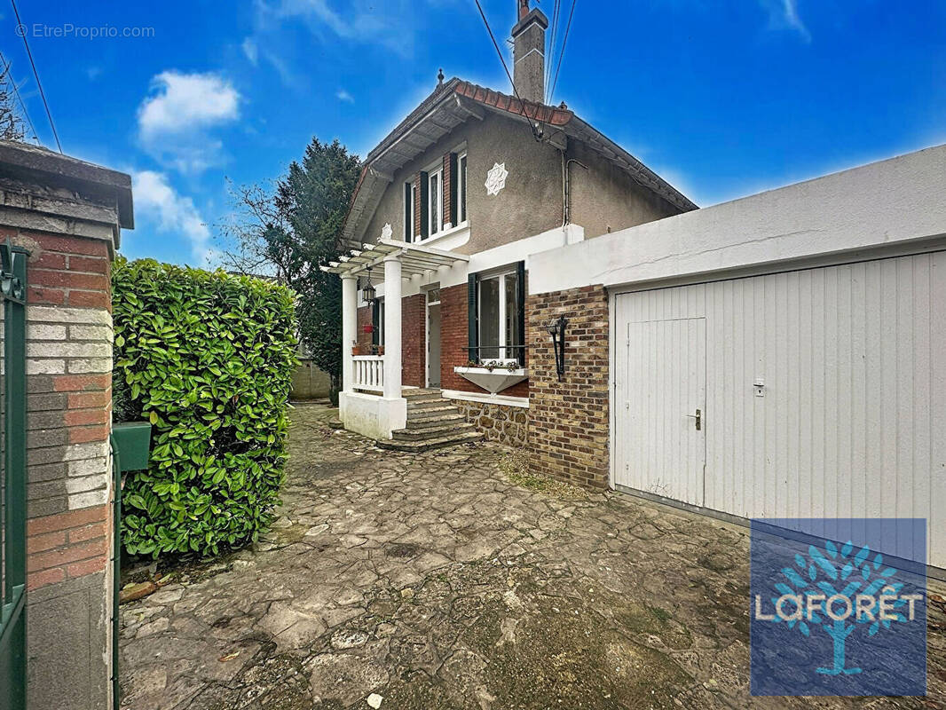 Maison à VIGNEUX-SUR-SEINE