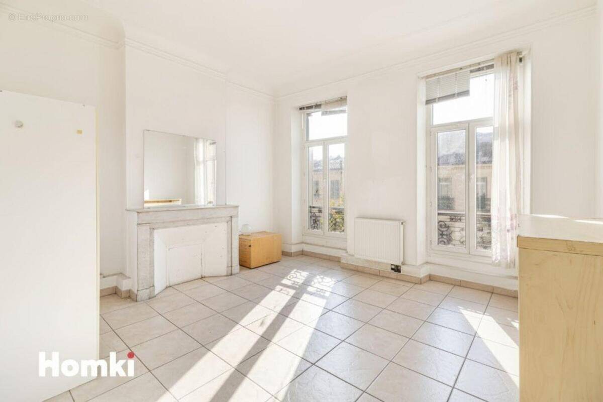 Appartement à MARSEILLE-6E
