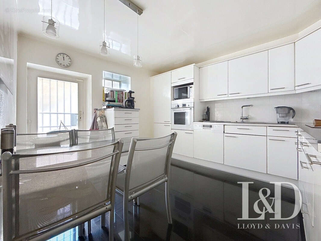 Cuisine - Maison à GARCHES