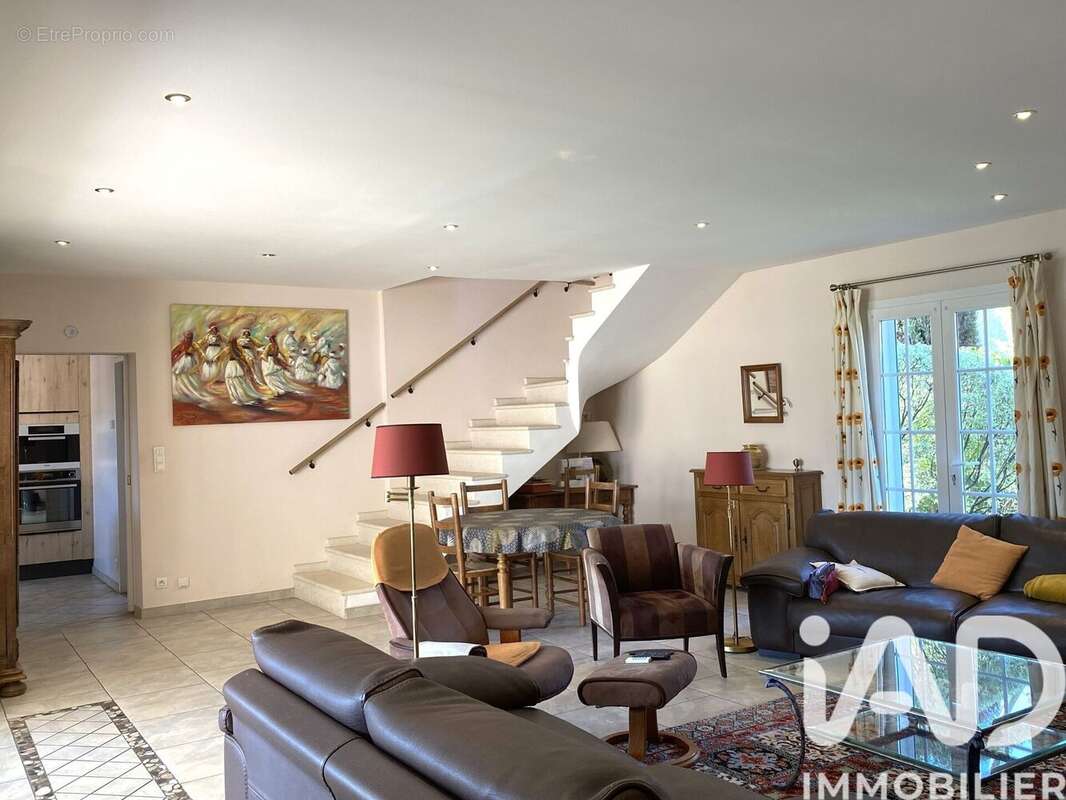 Maison 183 m² à L'isle-Sur-La-Sorgue  - photo 3