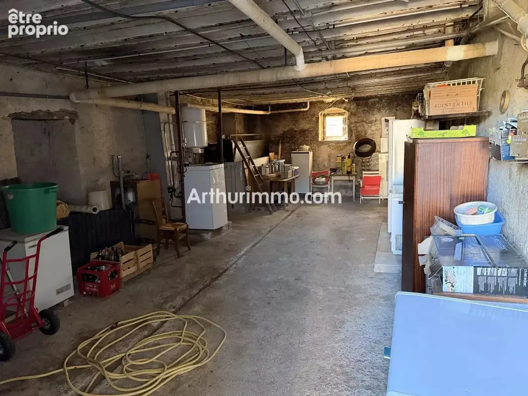 Corps de ferme en pierre a renover – 4 800 m² de terrain – 250 m² de dépendances - photo 21
