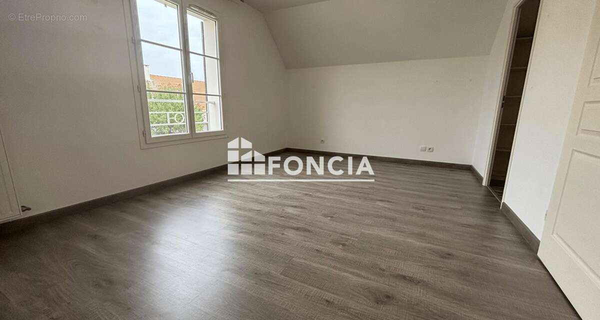 Maison à EVRY-GREGY-SUR-YERRE