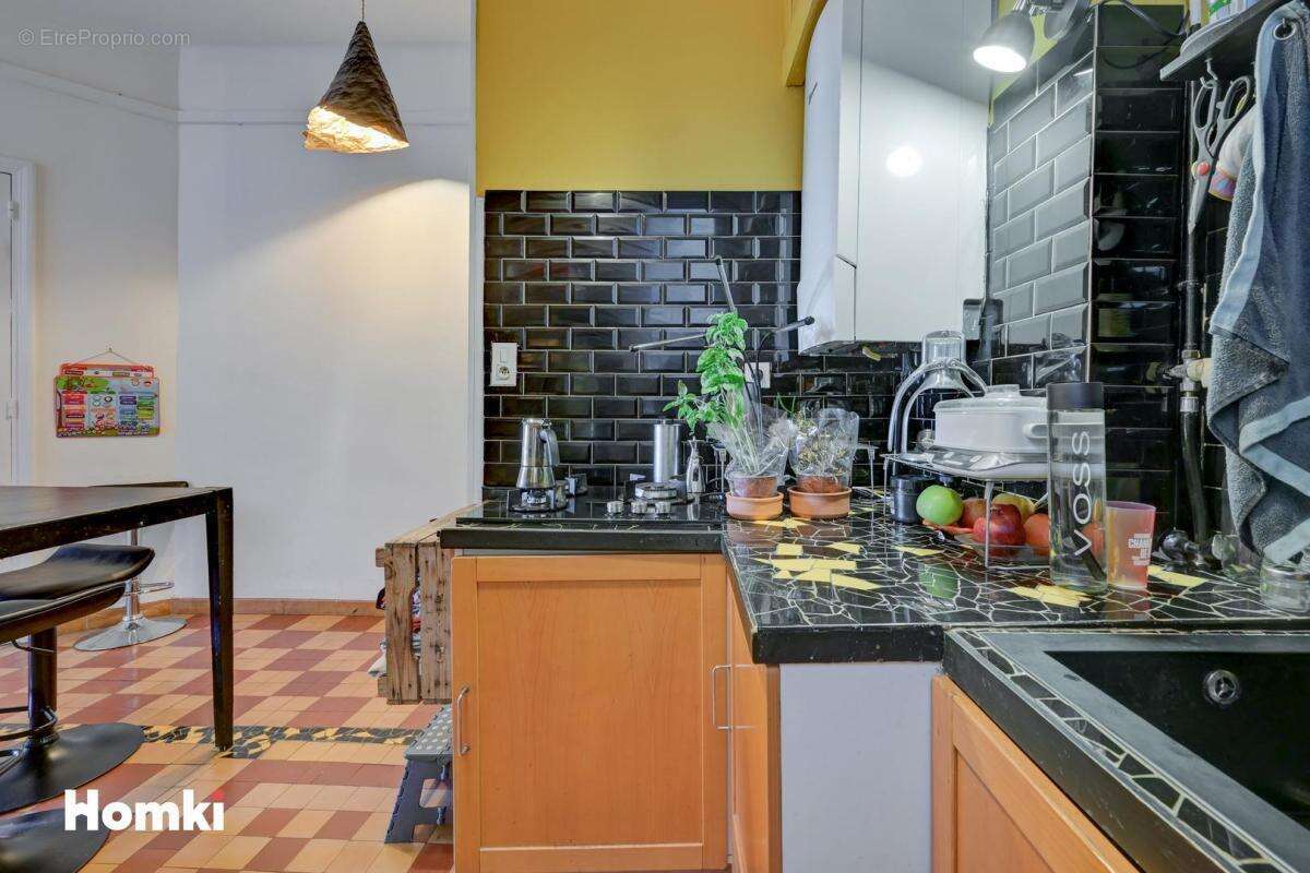 Appartement à MARSEILLE-1E