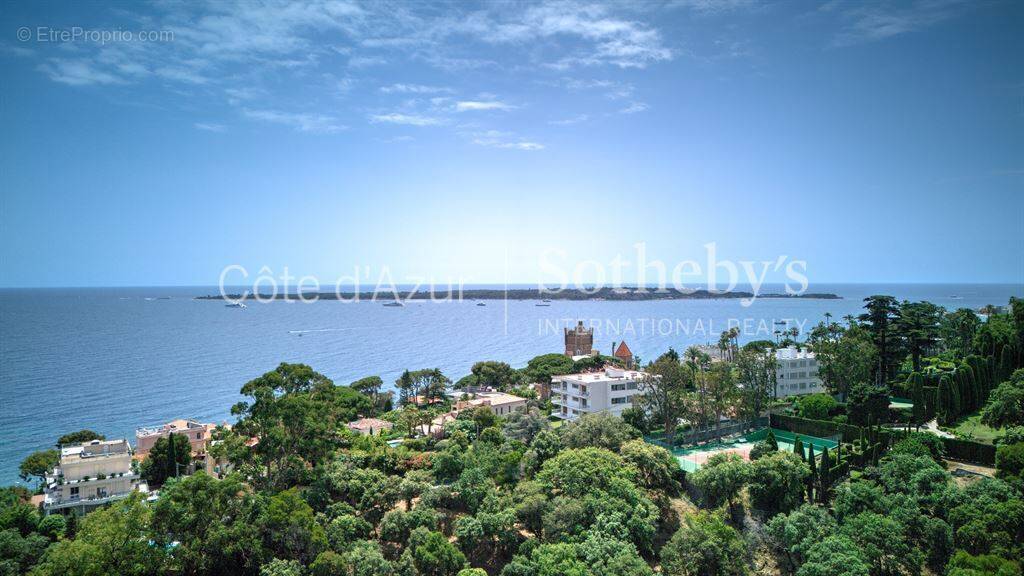 Appartement à VALLAURIS