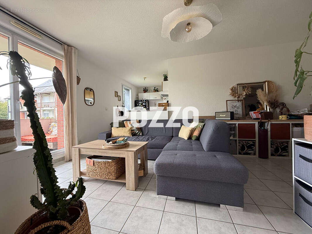 Appartement à LA RIVIERE-SAINT-SAUVEUR