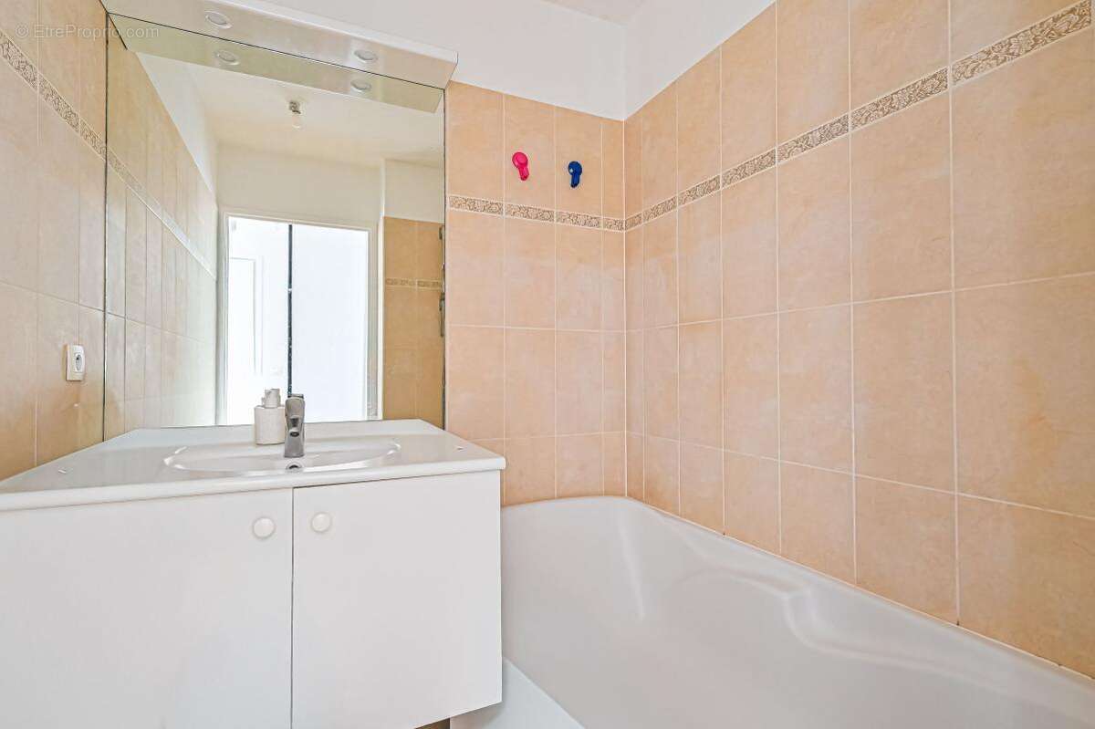 Appartement à LES LILAS