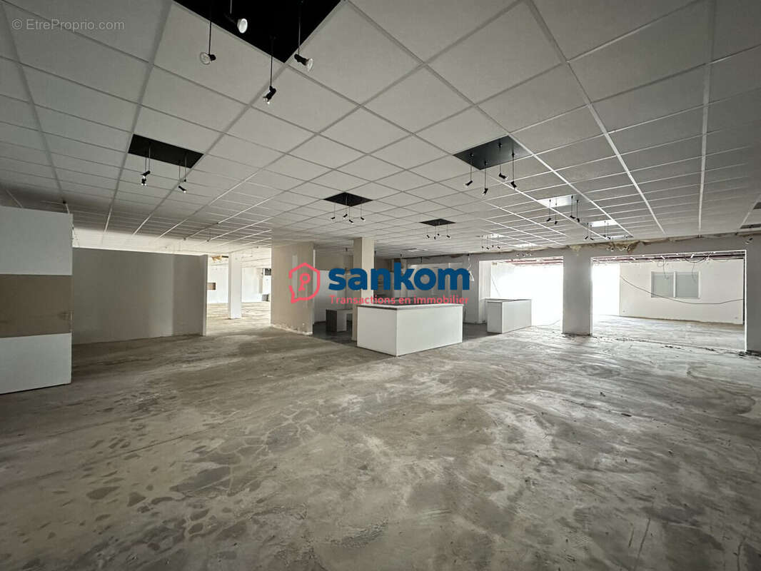 Commerce 2480 m² à Solignac-Sur-Loire  - photo 9