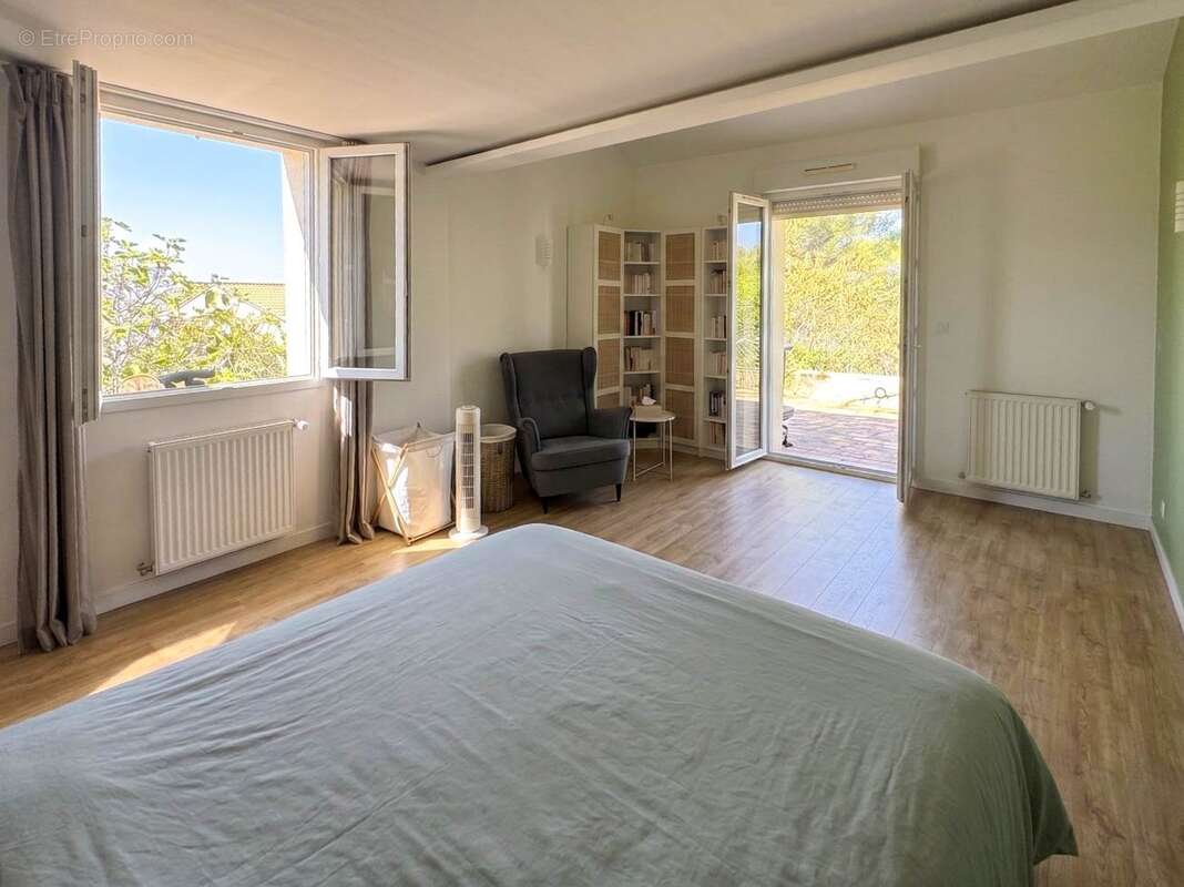 En exclusivité  maison contemporaine de 159 m² avec piscine - photo 8