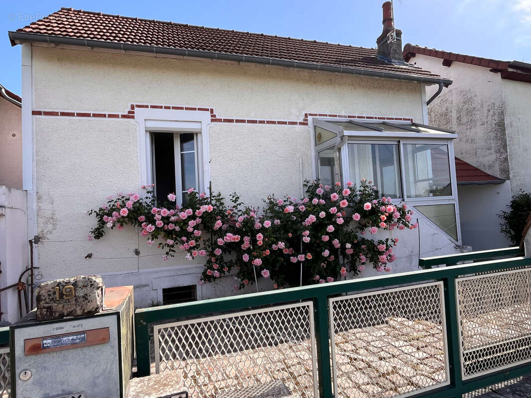 Maison à YZEURE