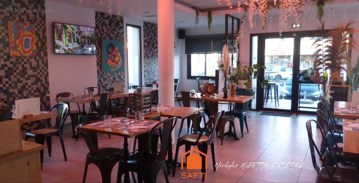 Photo 5 - Commerce à LA CALMETTE