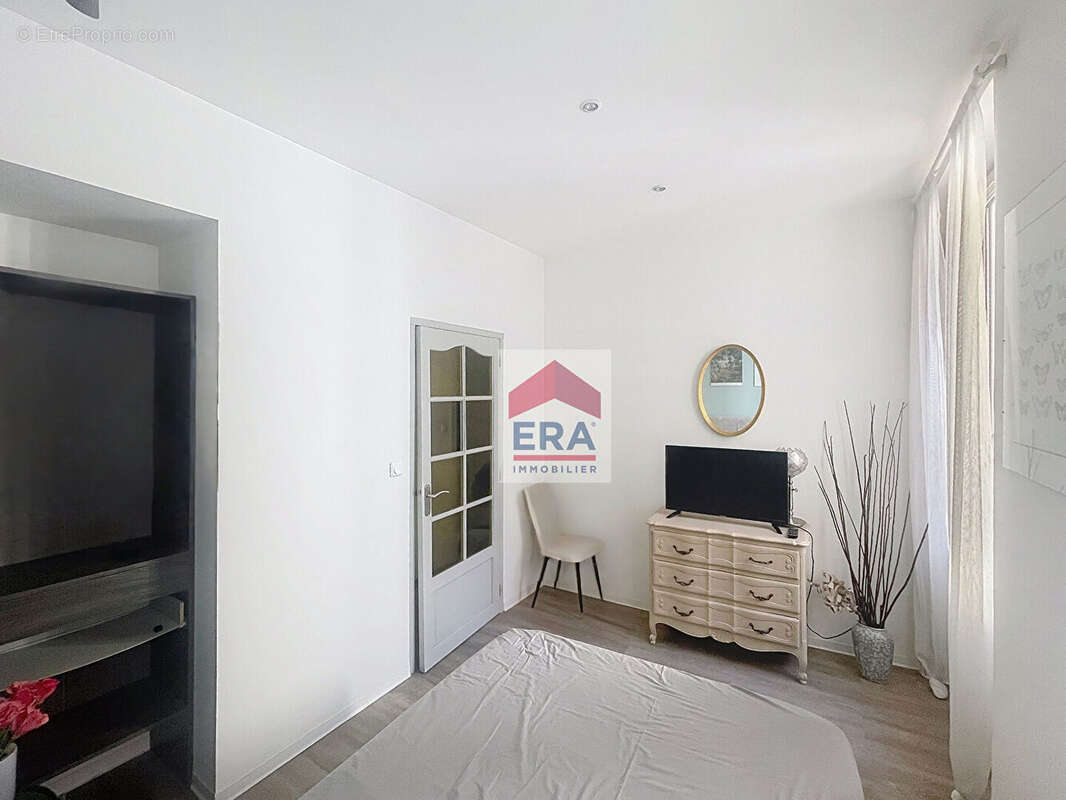 Appartement à MARSEILLE-4E