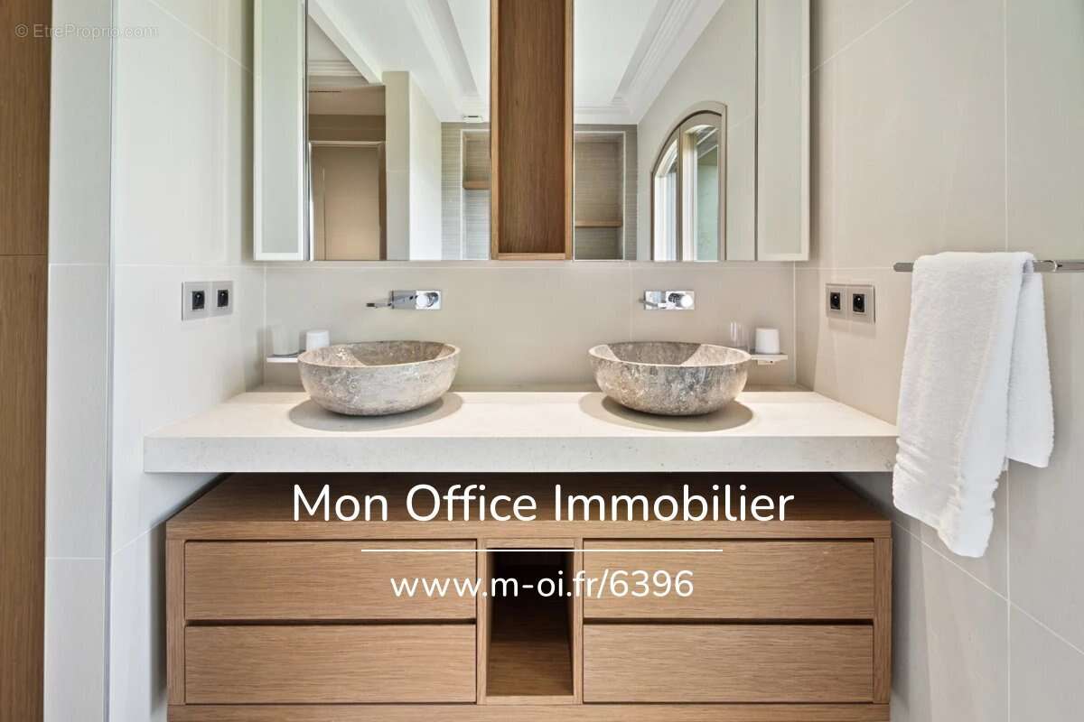 Référence : 6635-pel. - propriété de luxe vue sur saint tropez & vue mer - photo 11