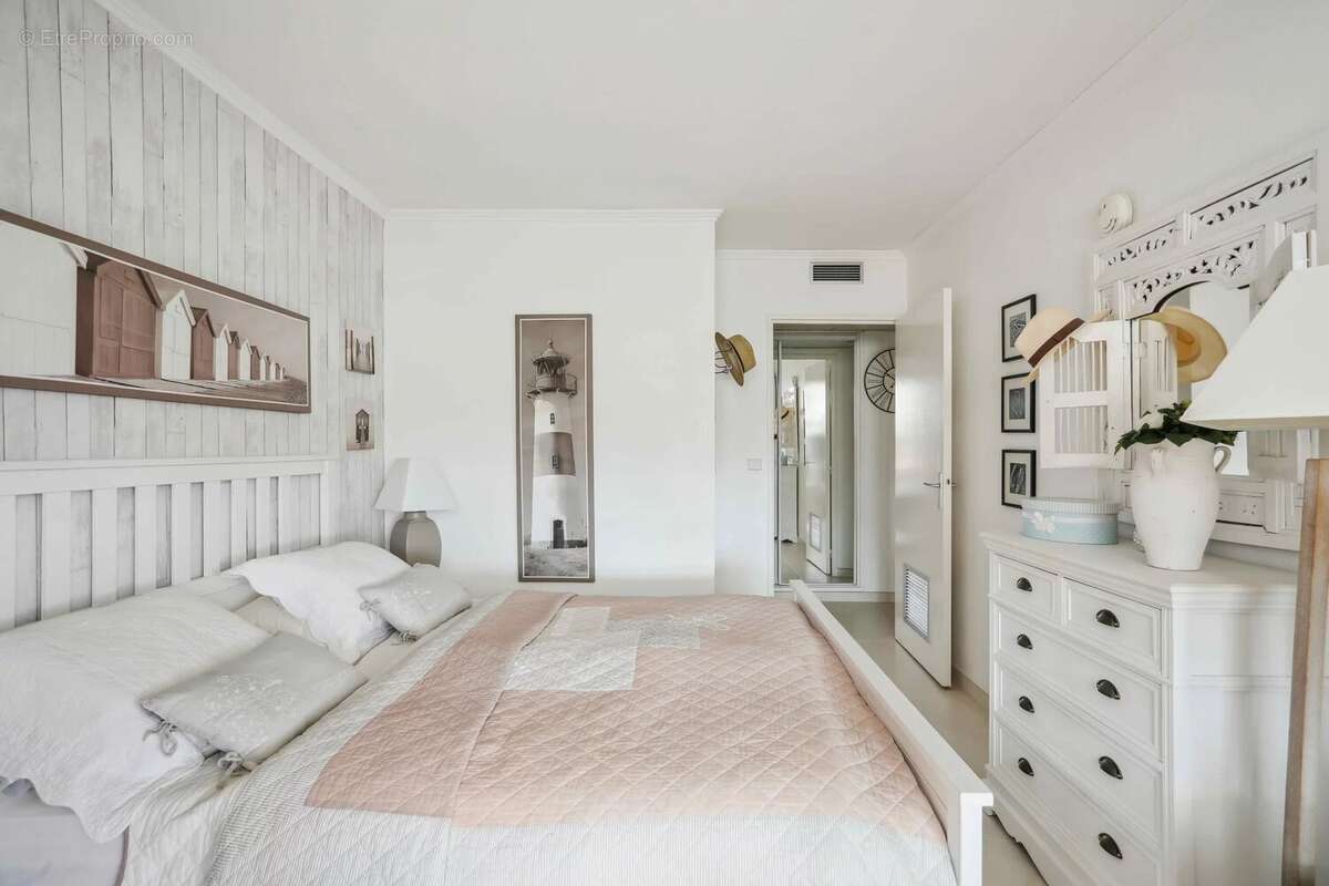 Appartement à MANDELIEU-LA-NAPOULE