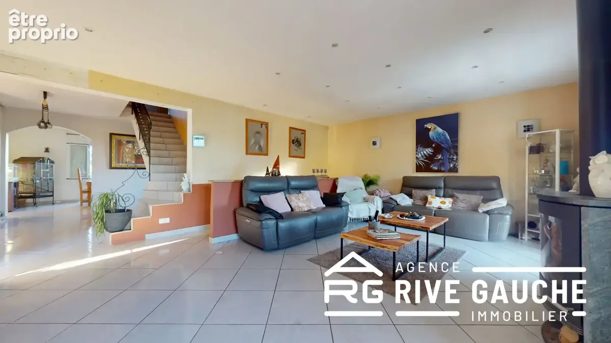 CHAVANAY   Maison 233 m2   5 chambres   Piscine + appartement indépendant - photo 9