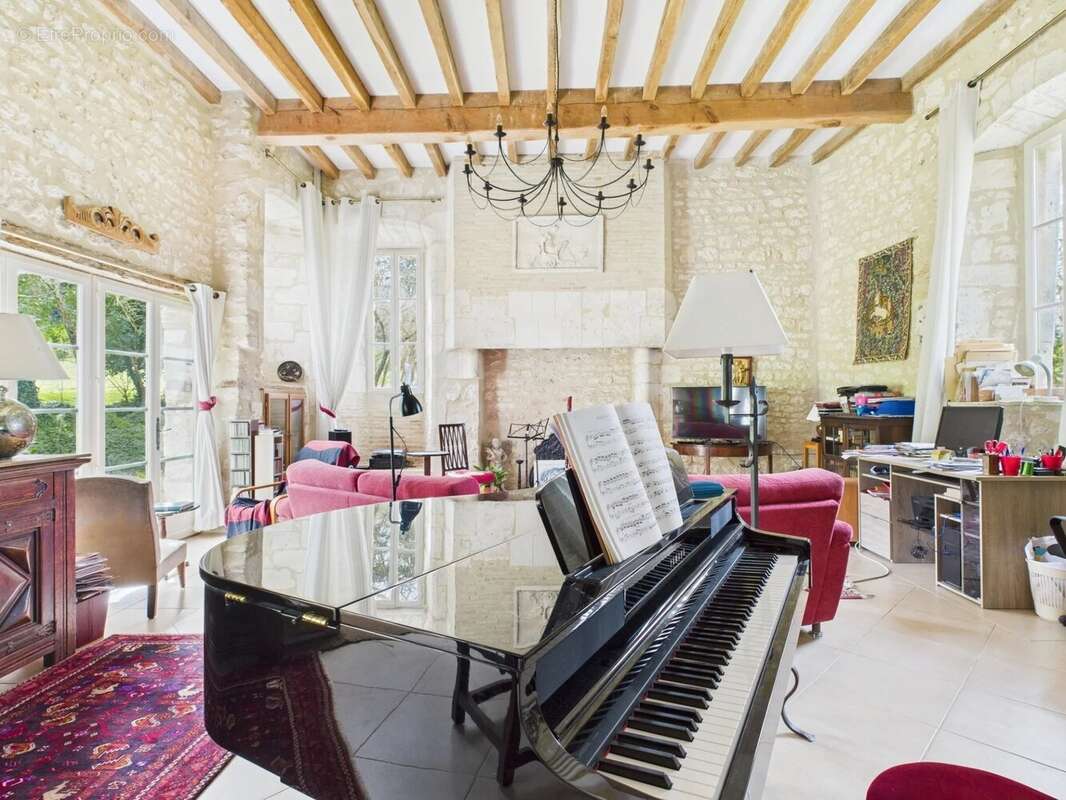 Maison en pierre magnifiquement rénovée près d'un village - photo 4