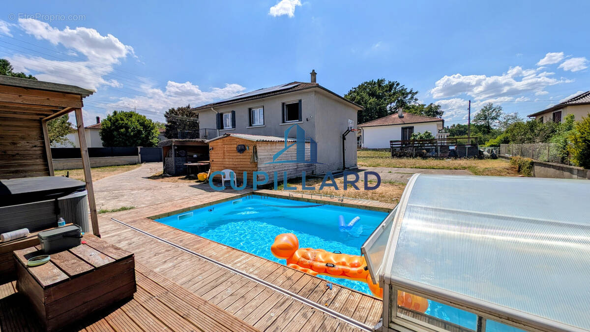 Mably, au calme maison familiale 4 chambres, piscine. - photo 1