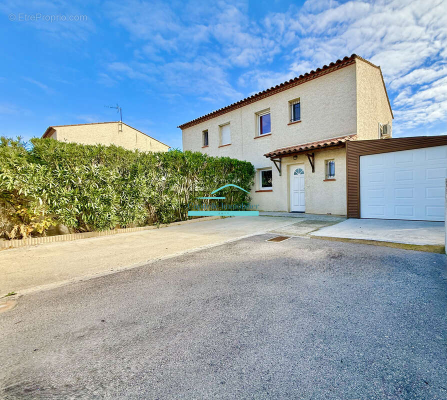 Maison à VIC-LA-GARDIOLE