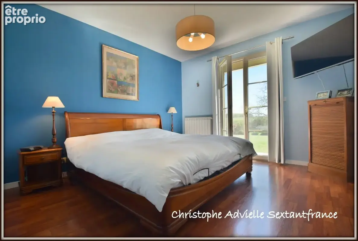 Belle contemporaine, 4 chambres, 2 salles d'eau, double garage, piscine sur 5118 M2 - photo 9