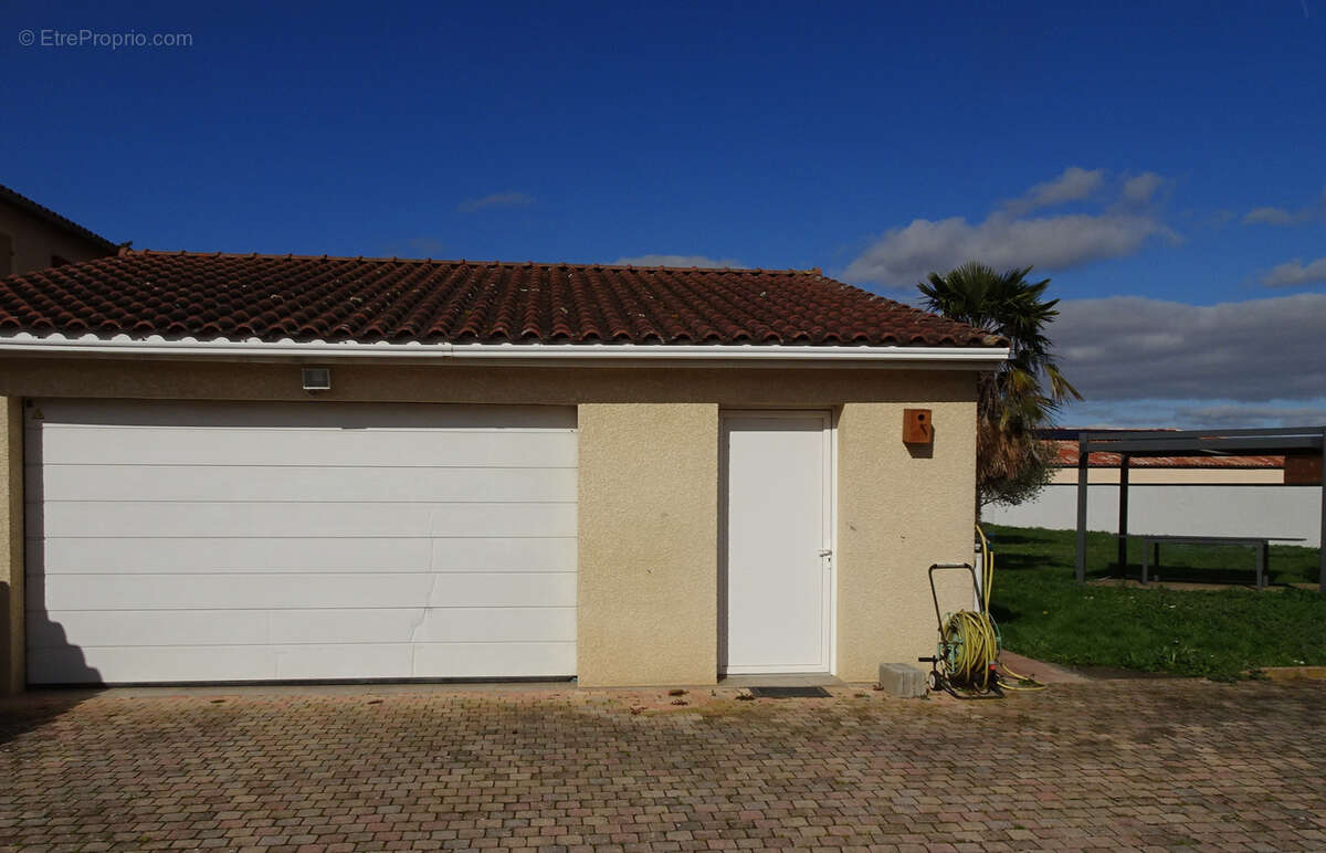 Maison à FROUZINS