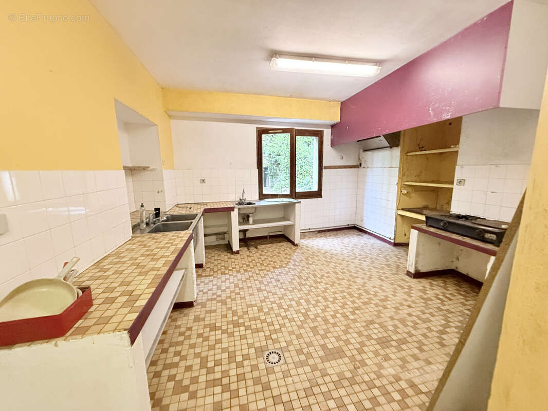 À Vendre   Mas avec Piscine, Écuries et Deux Bâtisses sur Terrain Naturel - photo 14