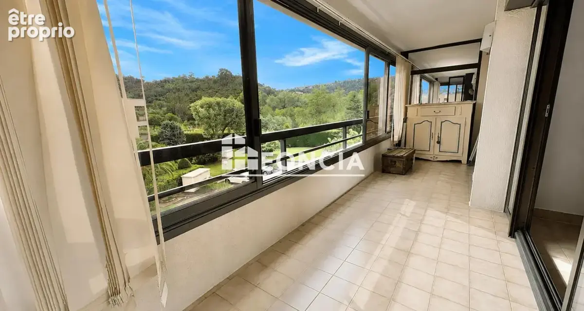 Appartement à MANDELIEU-LA-NAPOULE