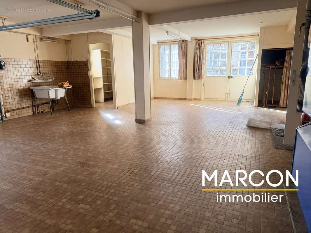 Maison à BUSSIERE-DUNOISE