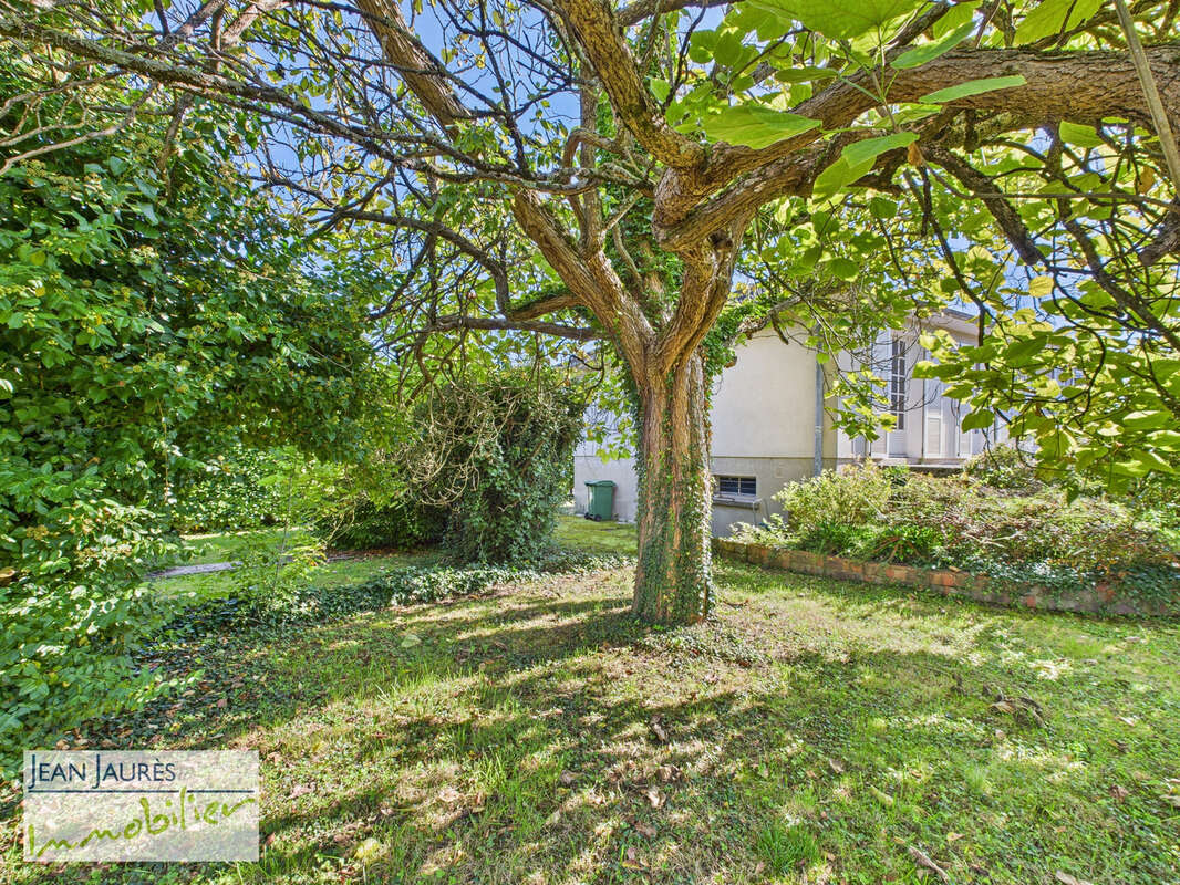 Maison à LA CHAPELLE-SAINT-LUC