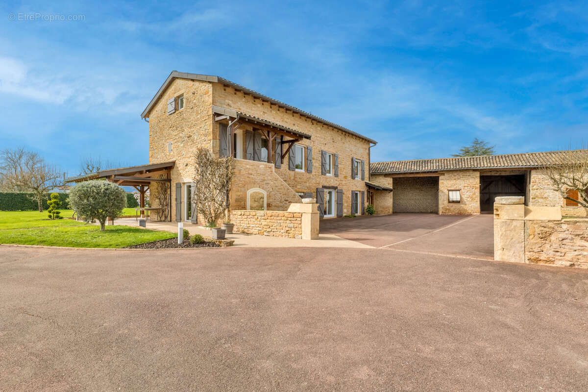 Maison à CHARNAY-LES-MACON