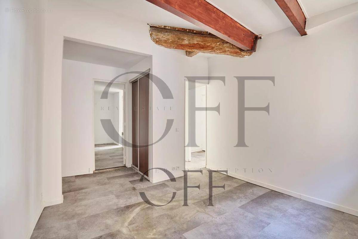 Appartement à MARSEILLE-2E