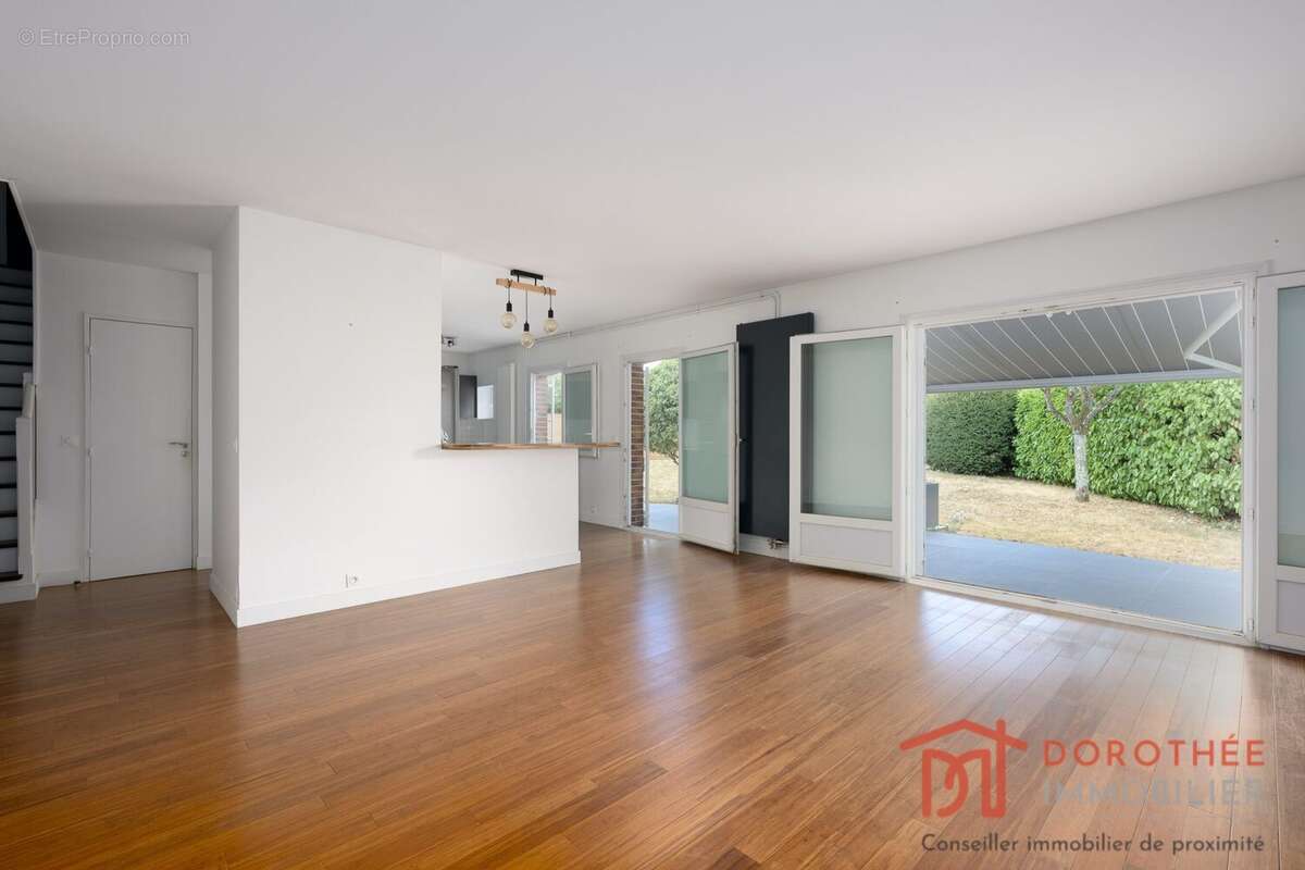 Maison 112 m² à Marolles-En-Brie  - photo 6