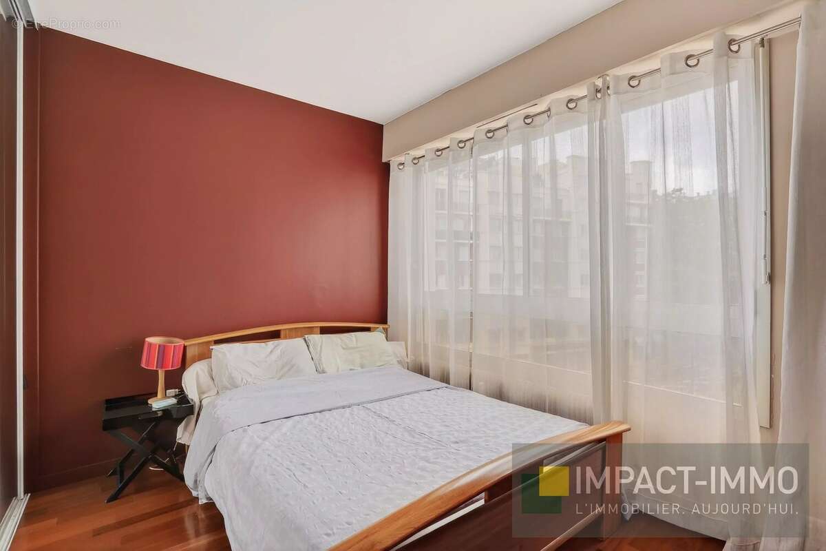 Appartement à COURBEVOIE