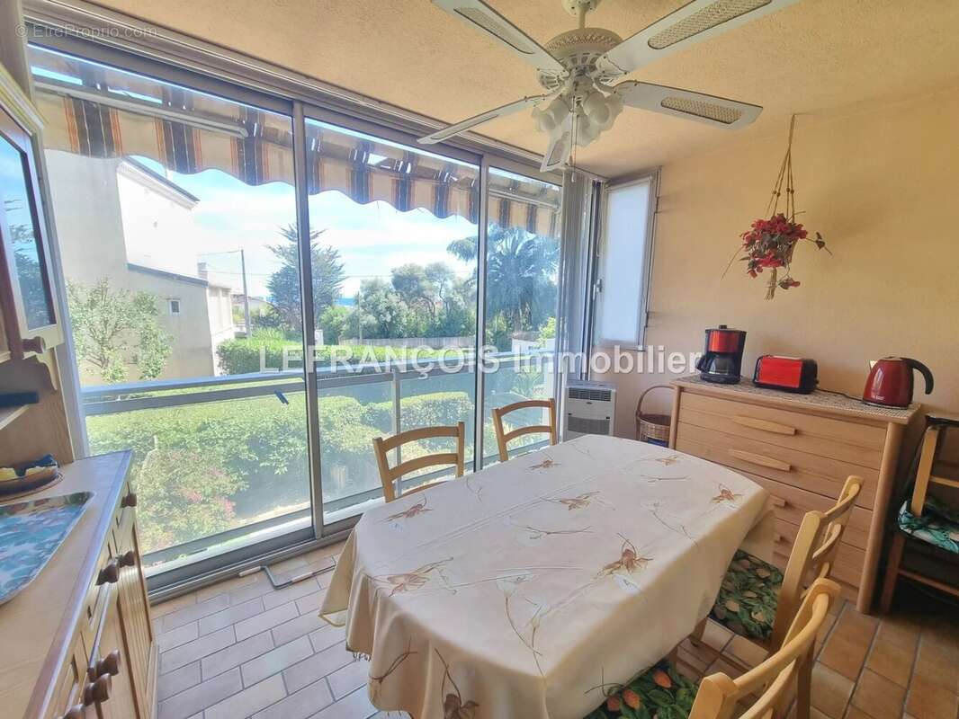 Appartement à VALLAURIS