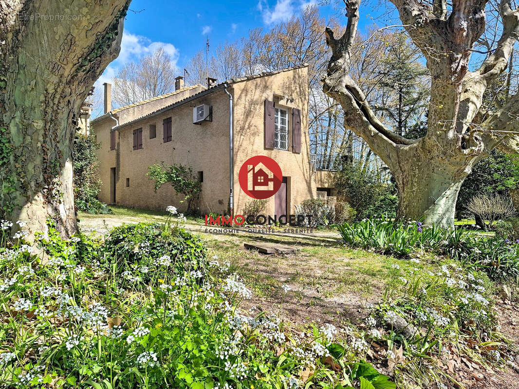 Maison à ROQUEMAURE