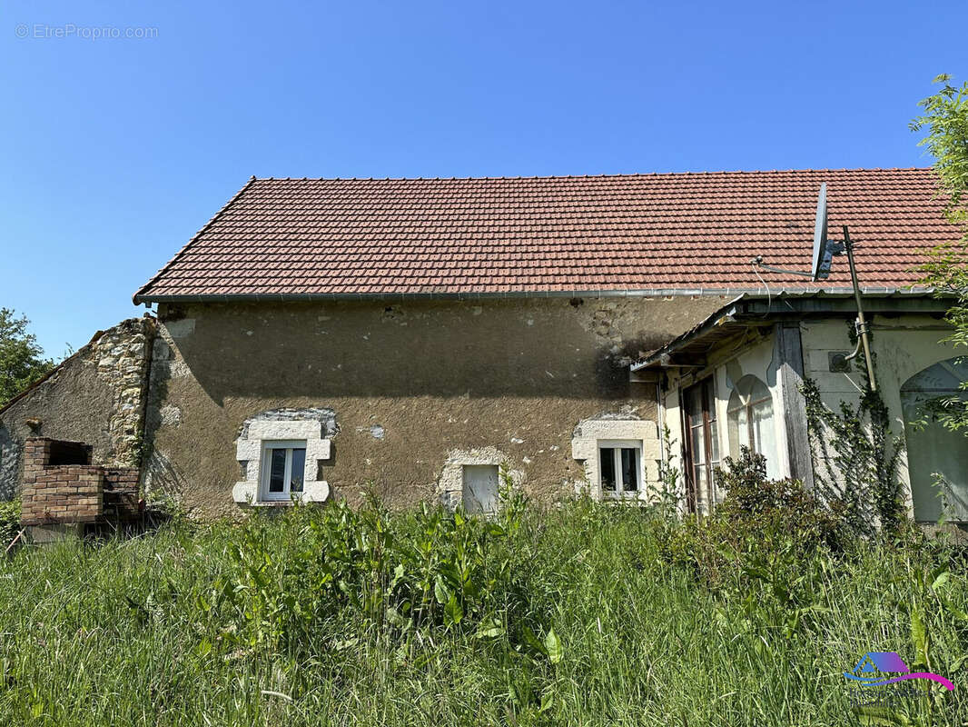 Arrière de la maison&lt;br&gt; - Maison à TOUCHAY