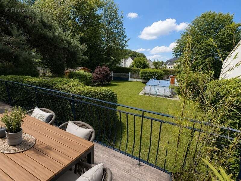 Maison à VERNEUIL-EN-HALATTE