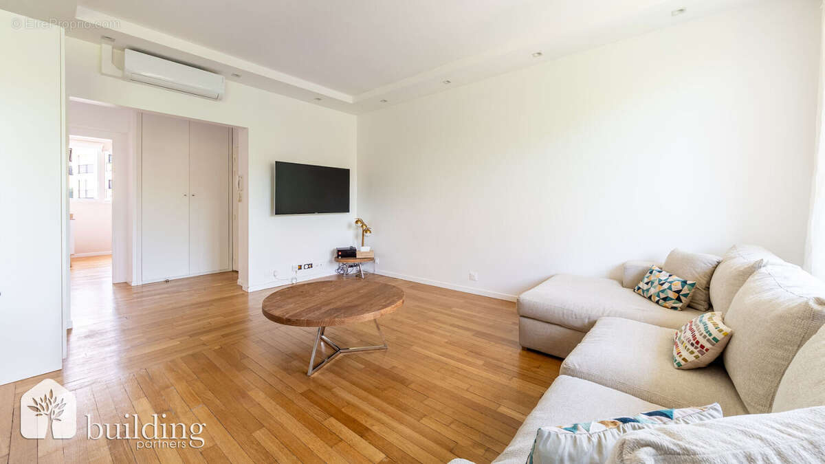 Appartement à NEUILLY-SUR-SEINE