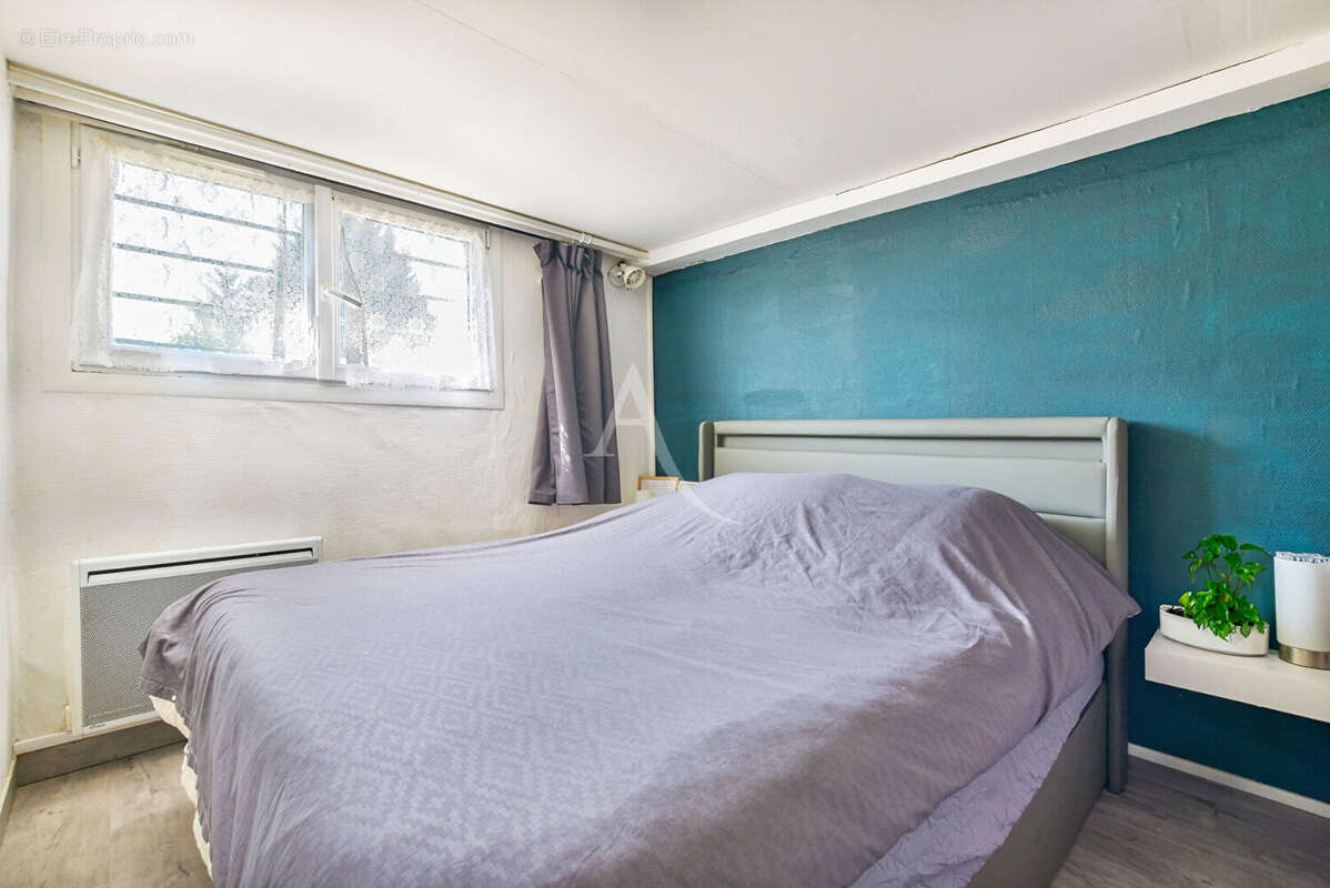 Maison à VAUX-LE-PENIL