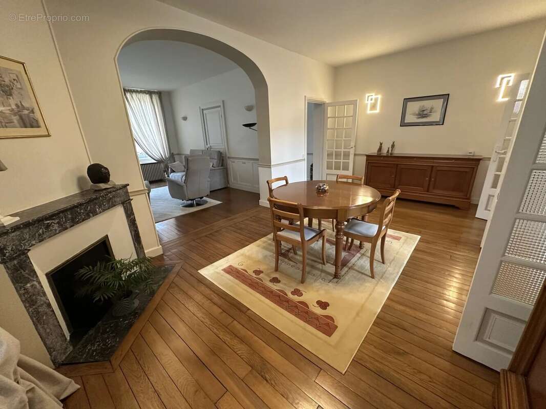 Maison à COULOMMIERS