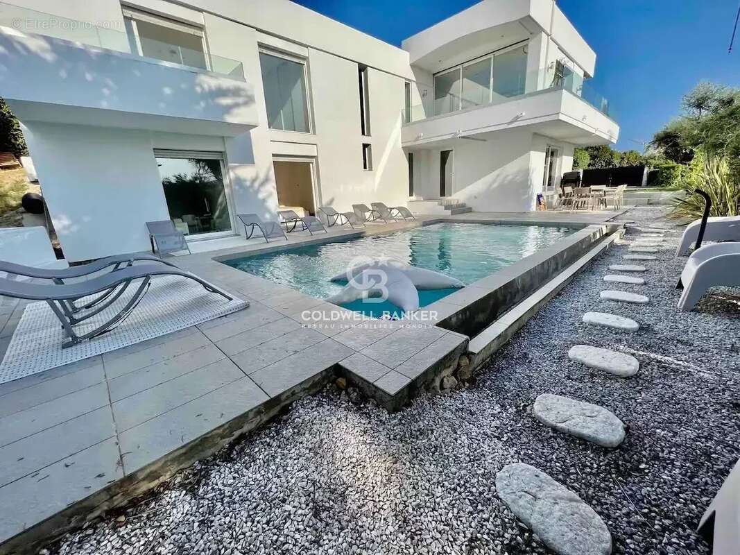 Maison à LE CANNET