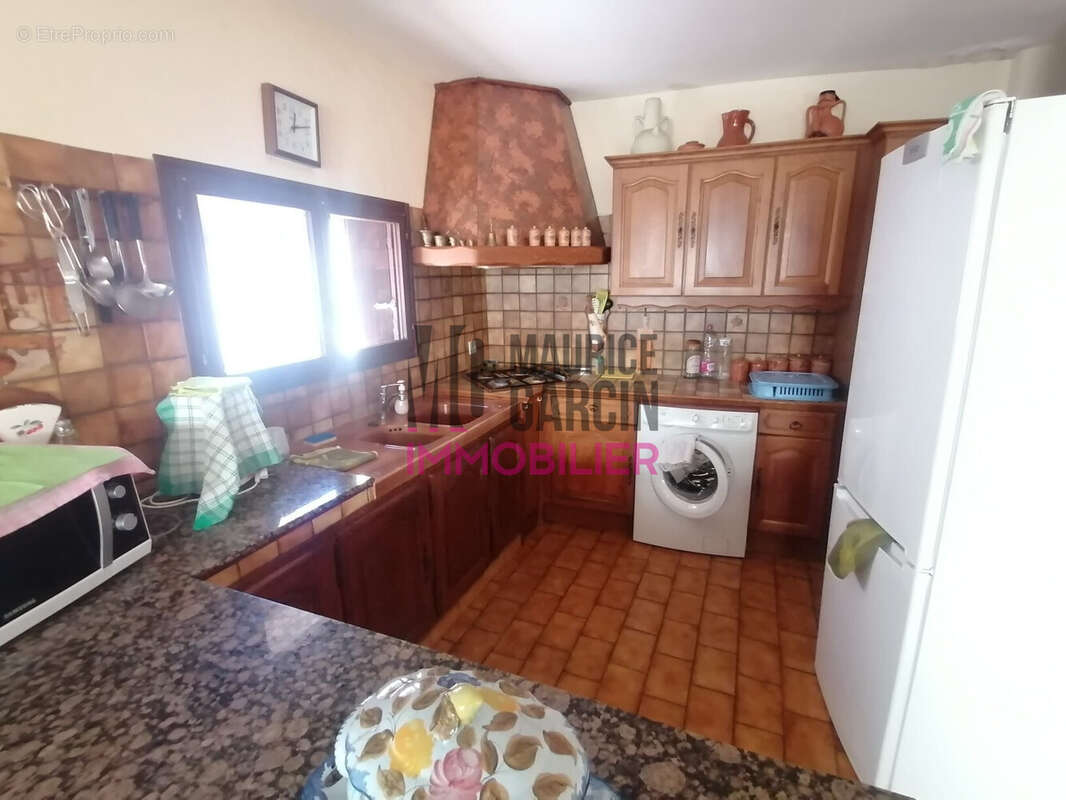 Maison à L'ISLE-SUR-LA-SORGUE