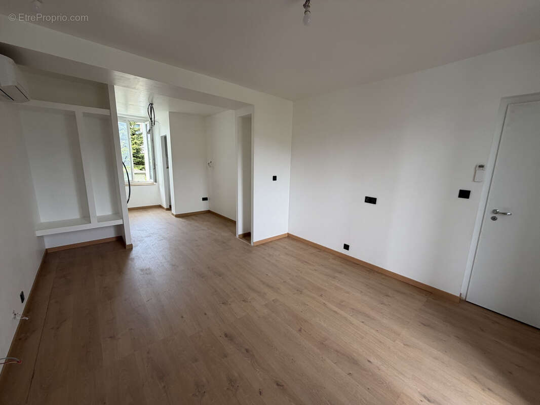 Appartement à SAINT-MARTIN-D'HERES