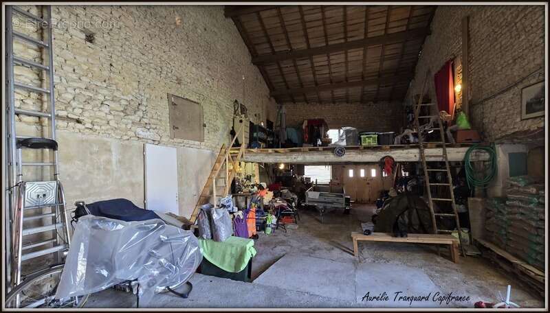 Maison à vendre 6 pièces proche de AULNAY (17), vie PLAIN PIED avec DEPENDANCE environ 100m² - photo 22