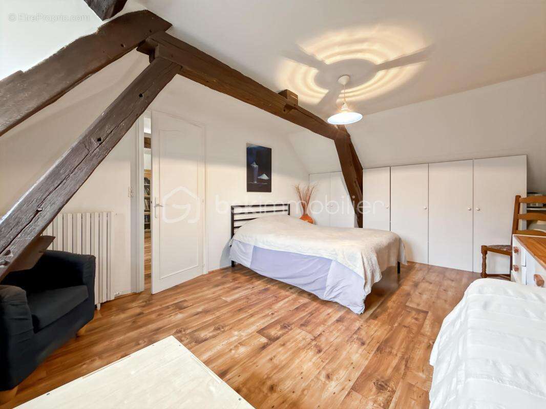 Maison à PLESSIS-SAINT-JEAN