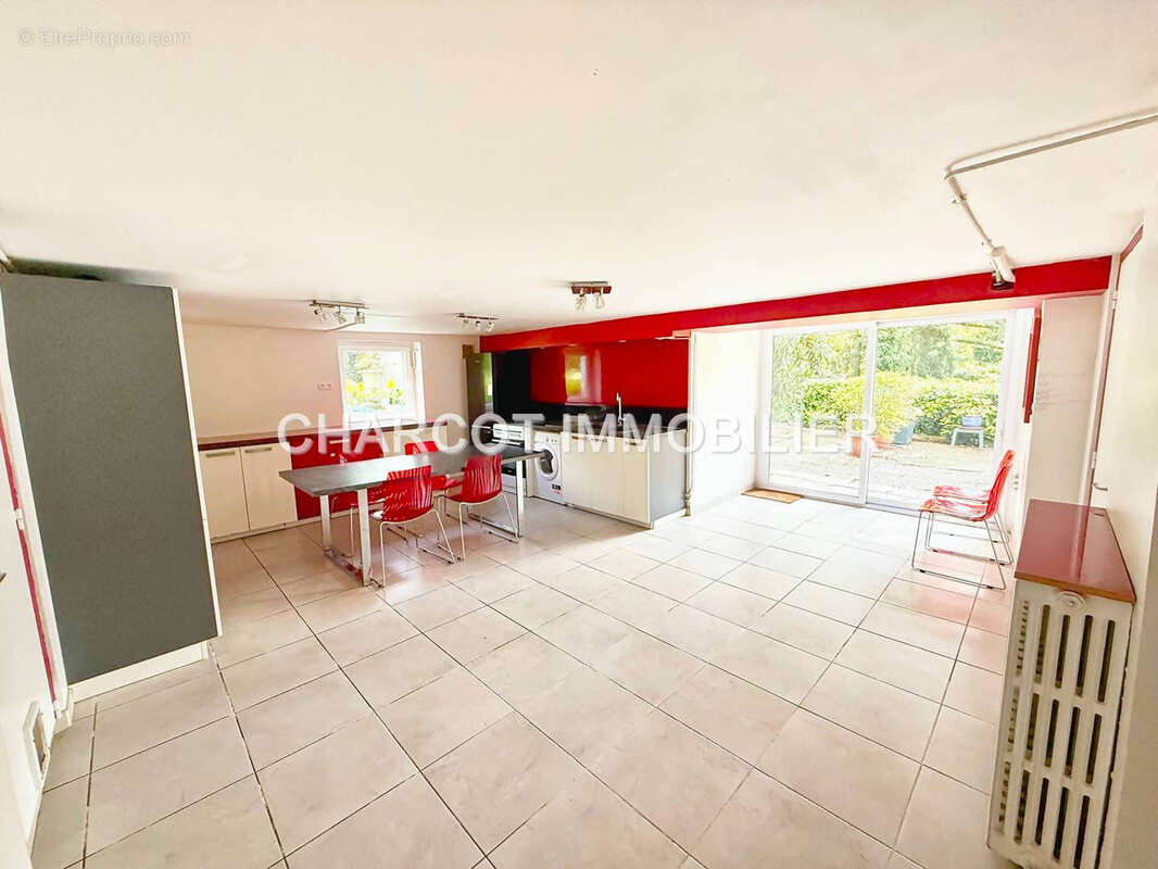 Maison à SAINTE-FOY-LES-LYON