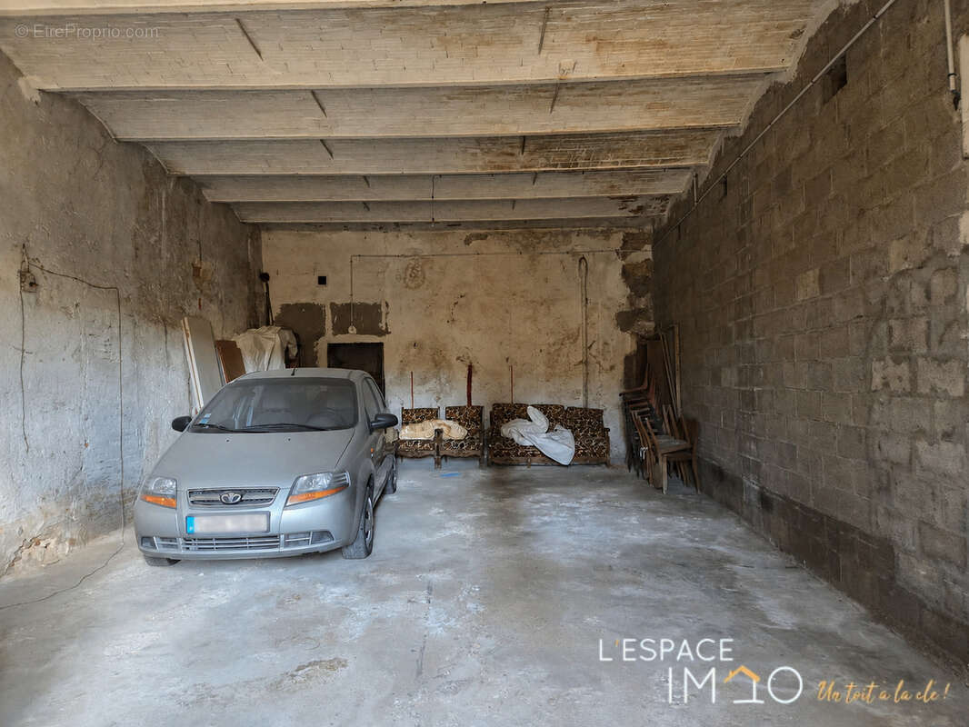 Maison avec extérieur, garage, terrain constructible et fort potentiel à deux pas du centre-ville d'Apt - photo 11